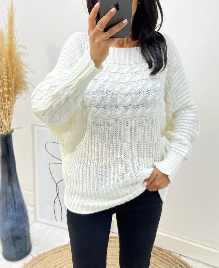 GEZWIRNTER PULLOVER AH143 WEISS