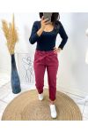 BROEK + RIEM OM AH430 BORDEAUXROOD TE BINDEN