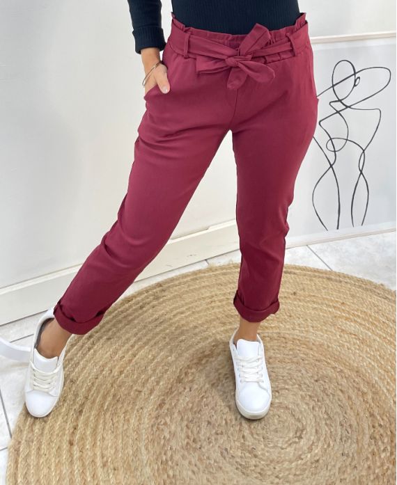 BROEK + RIEM OM AH430 BORDEAUXROOD TE BINDEN