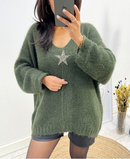 ULTRA MIĘKKI SWETER W GWIAZDKI AW627 KHAKI