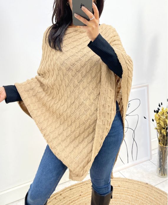 CAMEL GEBREIDE PONCHO AH641