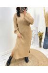 VESTIDO DE PUNTO DE CUELLO ALTO CON ABERTURA AW742 CAMEL