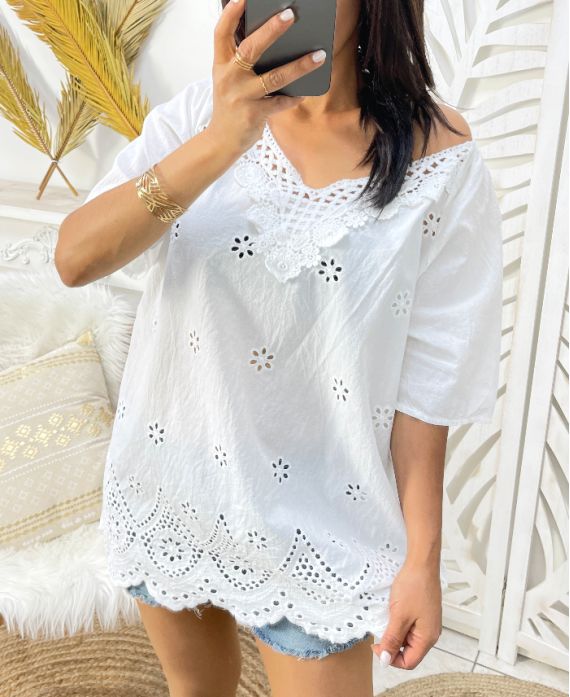 EMBROIDERED NECKLINE TUNIC PE1061 WHITE