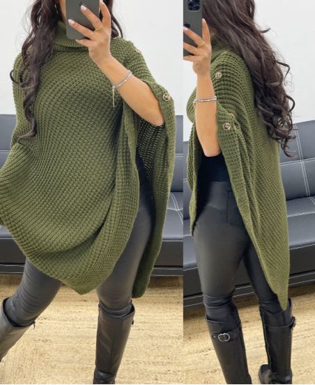 STRICKPONCHO MIT KNÖPFEN AH894 KHAKI