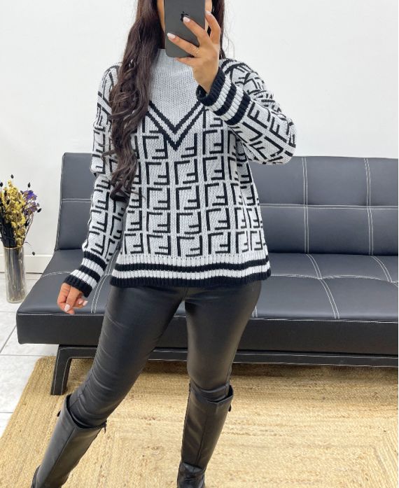 GEOMETRIC PATTERN STAND-UP SWEATER AH935 GREY