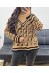 SWETER ZE STÓJKĄ W GEOMETRYCZNE WZORY AH935 CAMEL