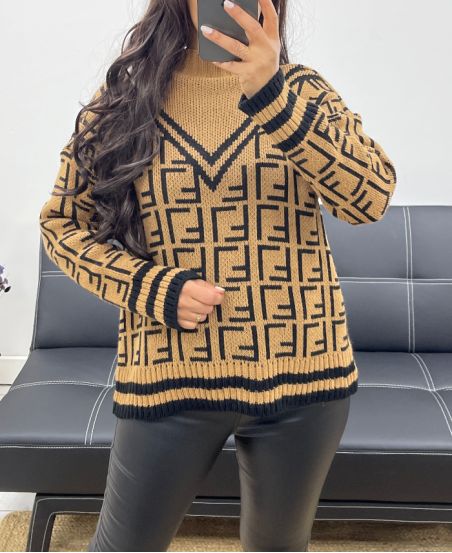 SWETER ZE STÓJKĄ W GEOMETRYCZNE WZORY AH935 CAMEL