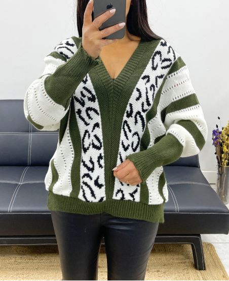 KNITTED V-NECK SWEATER AH250921 MILITARY GREEN