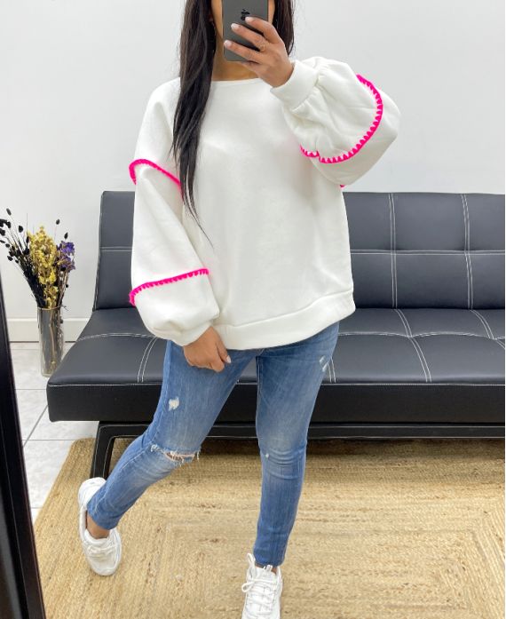 EMBROIDERED AH250606 WHITE FLEECE SWEATSHIRT