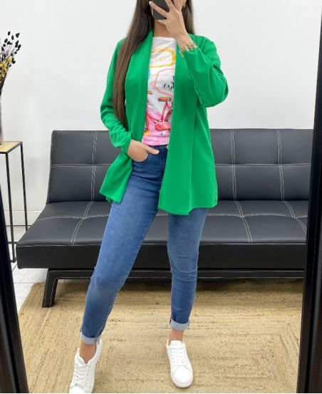 LOOK 6 VESTE + T-SHIRT / VERT