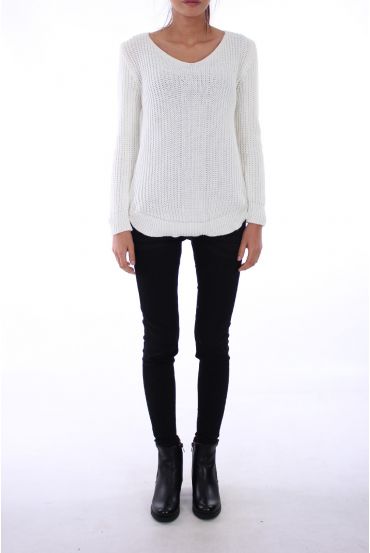 MAGLIONE IN MOHAIR CON SCOLLO A V BIANCO 0300