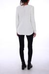 MAGLIONE IN MOHAIR CON SCOLLO A V BIANCO 0300