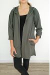 LA CHAQUETA TIENE CAPUCHA 3006 VERDE MILITAR